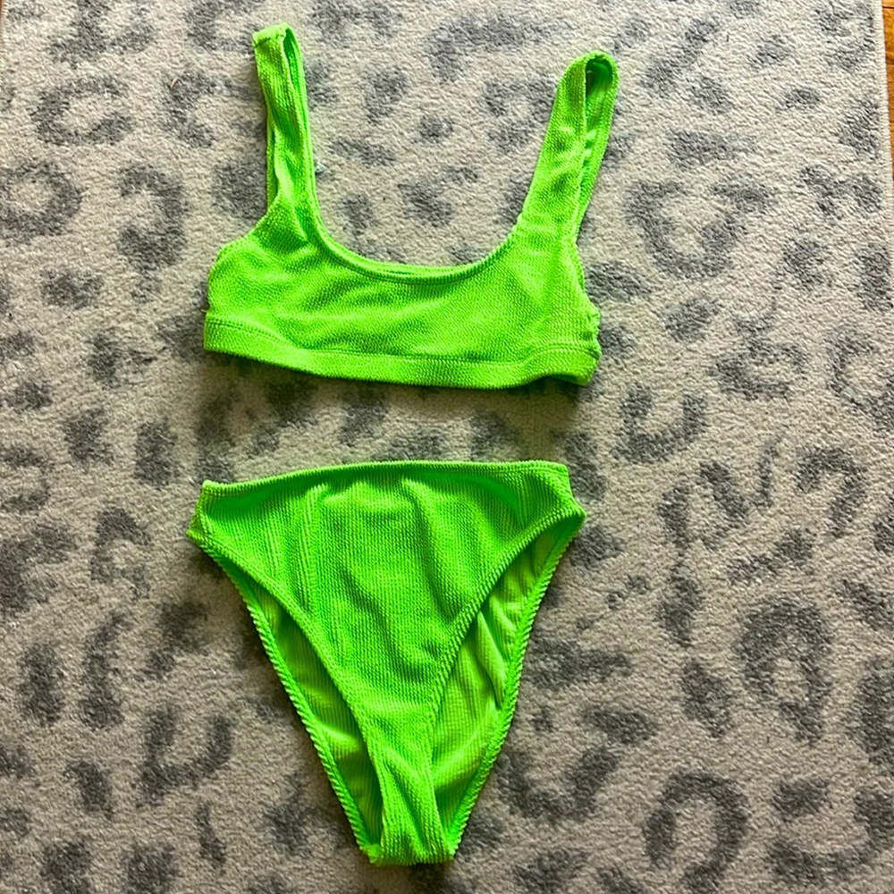 Good American crinkled bikini
